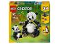 Stavebnica LEGO Creator 3 v 1 Panda so 626 dielikmi, ktorú možno prestavať na kosatku alebo tučniaky.