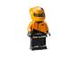 LEGO McLaren minifigúrka pretekára v oranžovo-čiernom obleku.