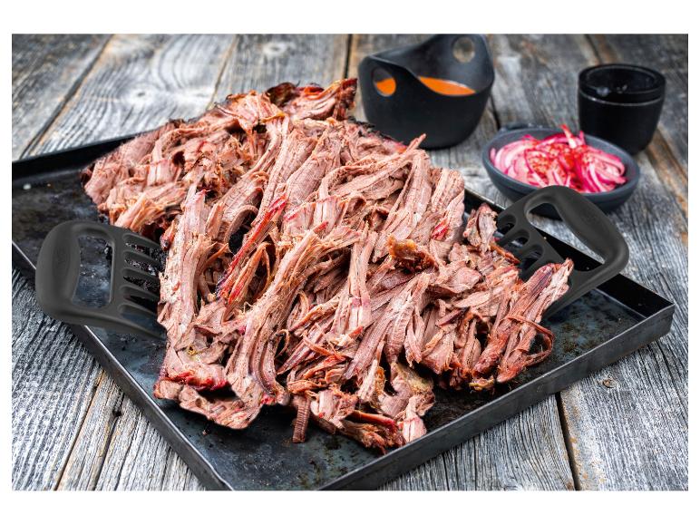 Trhané hovädzie mäso, barbecue a mäsové pazúry.