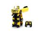 Žltá hračka Transformers Bumblebee premenená na robota, s diaľkovým ovládačom.