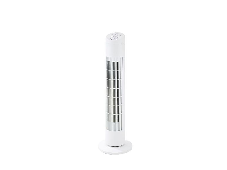 Biely vežový ventilátor s ovládacími tlačidlami navrchu