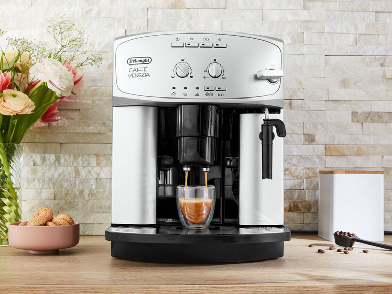 Prejsť na zobrazenie na celú obrazovku: Delonghi Automatický kávovar ESAM2200.S Magnifica – obrázok 4