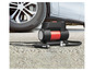 Čierna pneumatická pumpa pre automobily s hadicou a 12V zástrčkou.