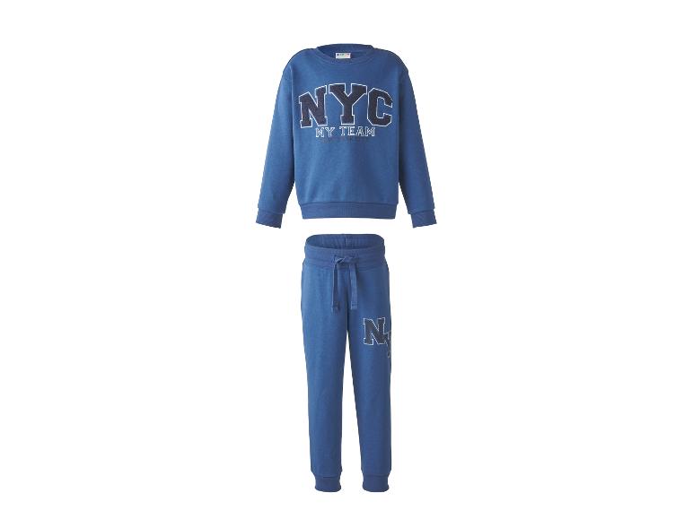 Modrá tepláková súprava s mikinou a nohavicami, s potlačou „NYC MY TEAM“.