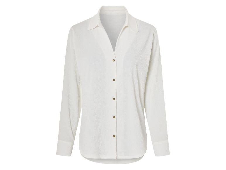 Biela košeľa s dlhými rukávmi, minimalistický štýl.