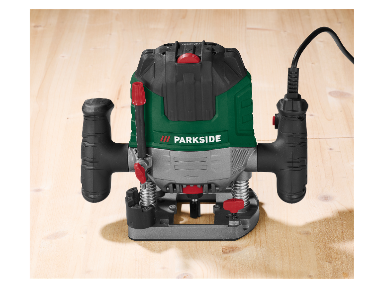 Parkside frézka na drevenom povrchu.