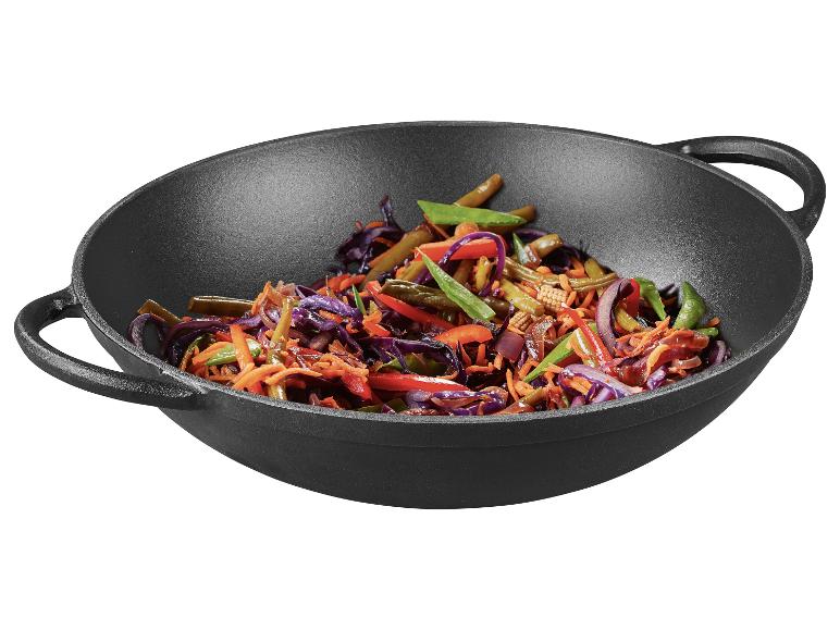 Liatinový wok s restovanou zeleninou