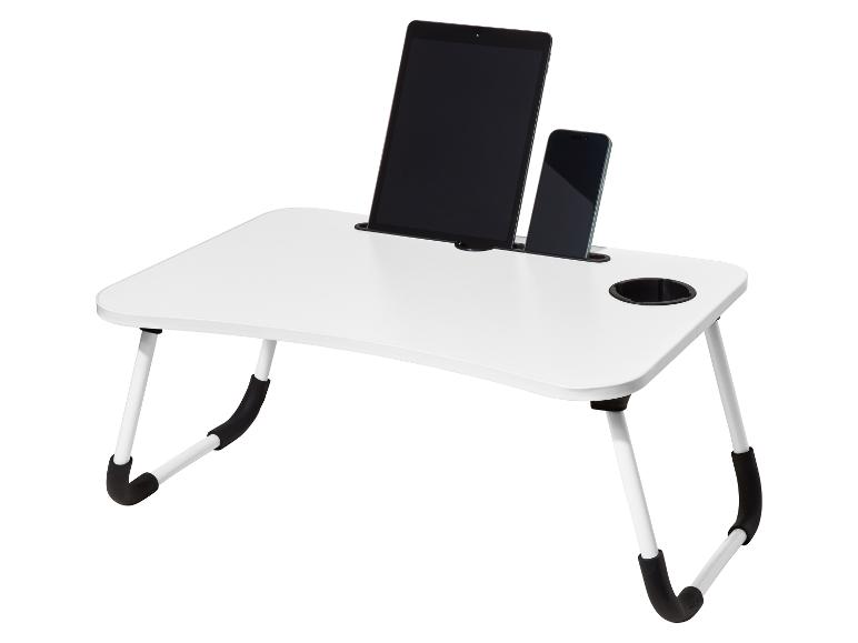 Biely stolík do postele s tabletom a smartfónom, s držiakom na nápoje.