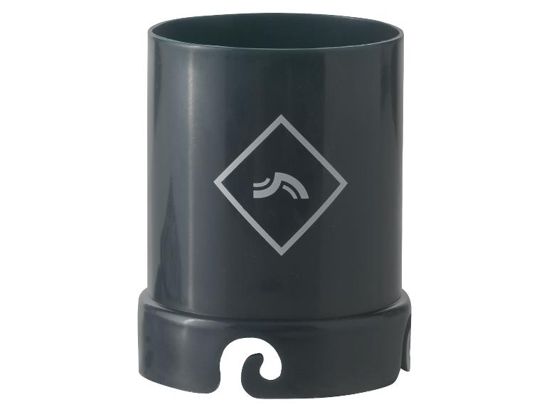 Tmavosivý stojan na ceruzky so základňou a nenápadným logom.