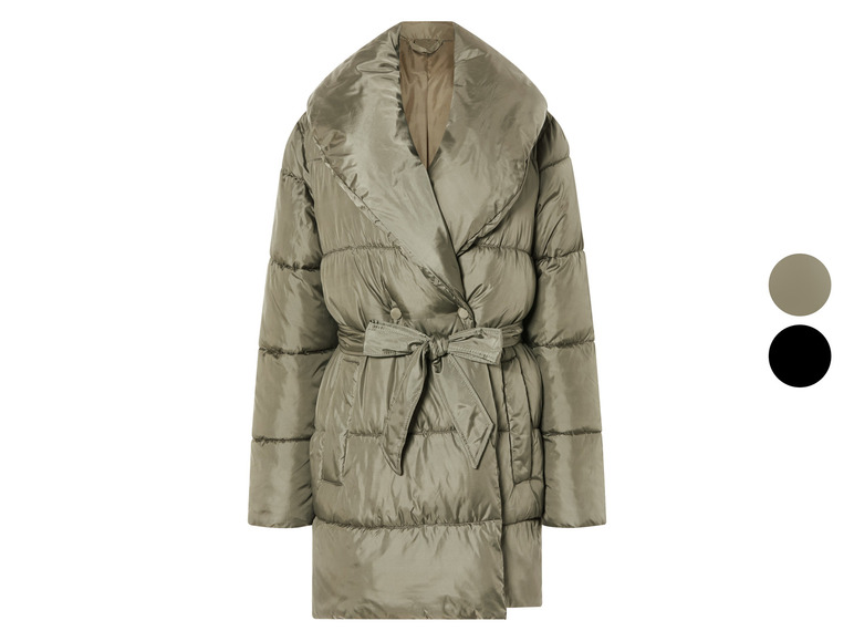 Zelená prešívaná bunda s veľkým golierom, opaskom a gombíkmi.