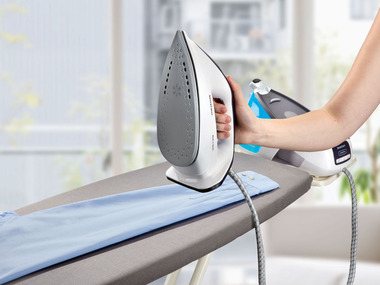 SILVERCREST® Parná žehliaca stanica EASY TEMP SDBE 2400 A1