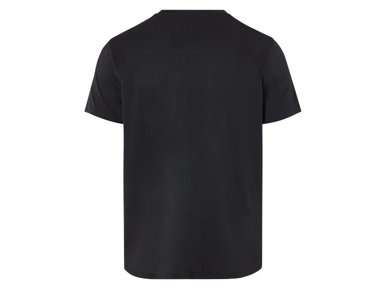 Čierne tričko s krátkym rukávom.