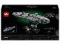 Stavebnica LEGO Star Wars Home One Star Cruiser na čiernom pozadí.