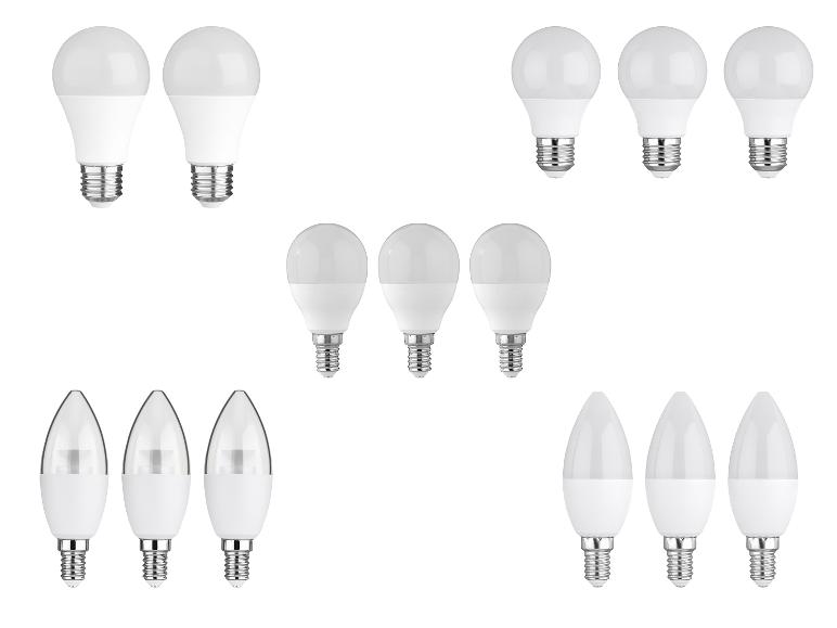 Šesť LED žiaroviek s päticou E27 a šesť LED žiaroviek s päticou E14, rôznych tvarov.
