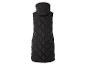 Čierna prešívaná vesta s kapucňou.