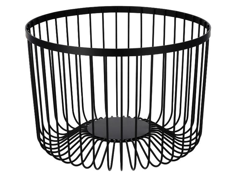 Čierny kovový kôš na ovocie alebo uskladnenie s otvoreným dizajnom