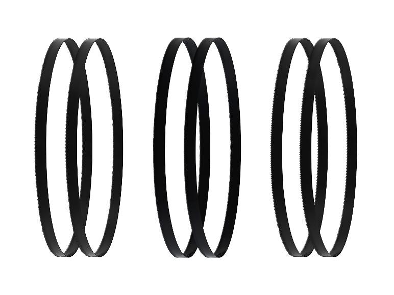 Tri čierne pílové listy na rezanie dreva.