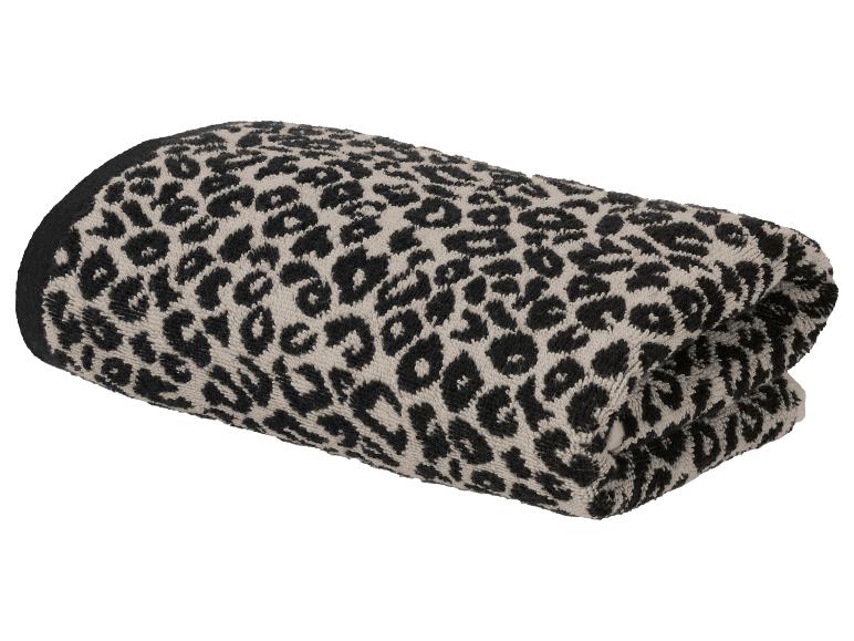 Zložený uterák s leopardím vzorom v čiernej a béžovej farbe