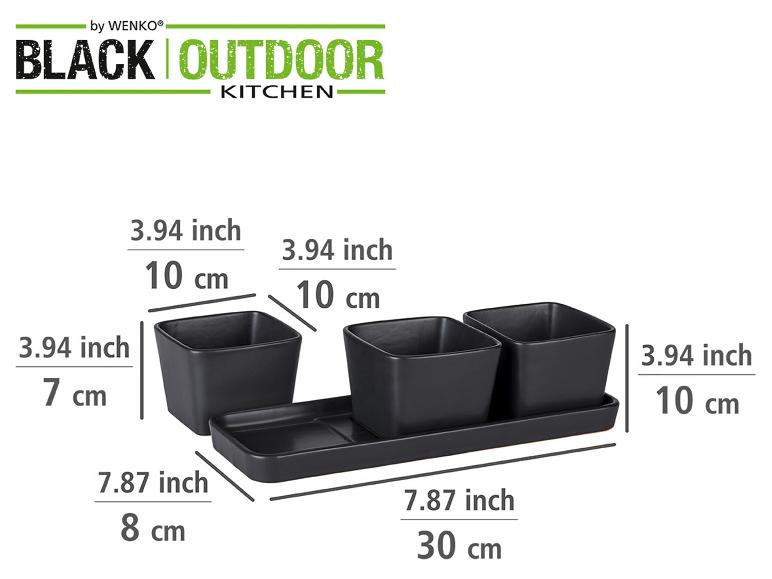 Tri čierne štvorcové kvetináče s podnosom WENKO® Black Outdoor Kitchen.