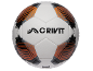 Biela futbalová lopta s oranžovými, sivými a čiernymi detailmi, s logom v strede.