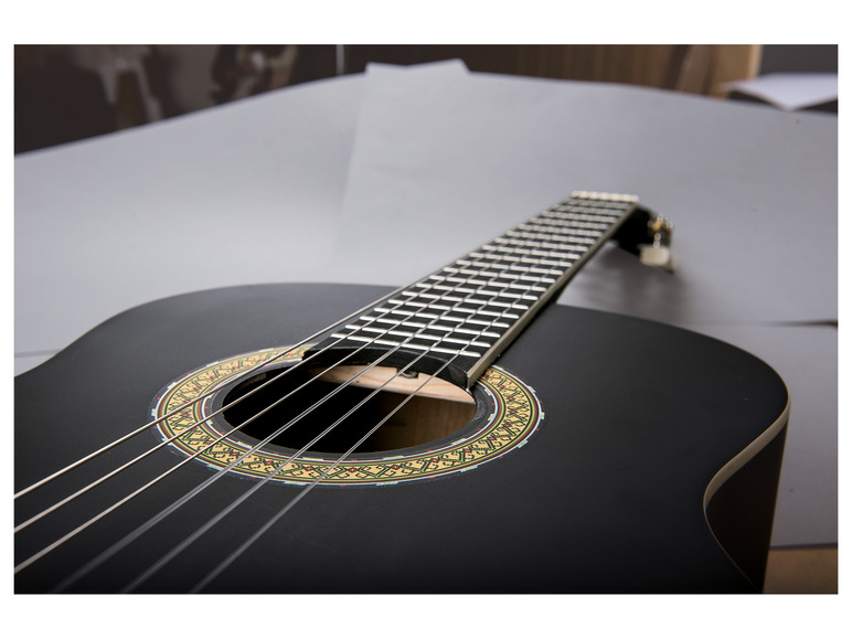 Prejsť na zobrazenie na celú obrazovku: Gitara – obrázok 9