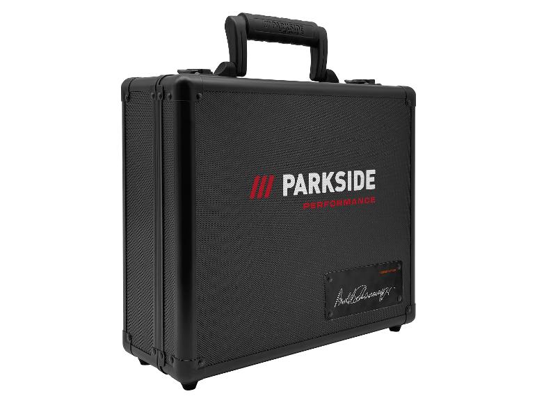 Čierny kufrík na náradie s logom PARKSIDE PERFORMANCE a podpisom Arnolda Schwarzeneggera.