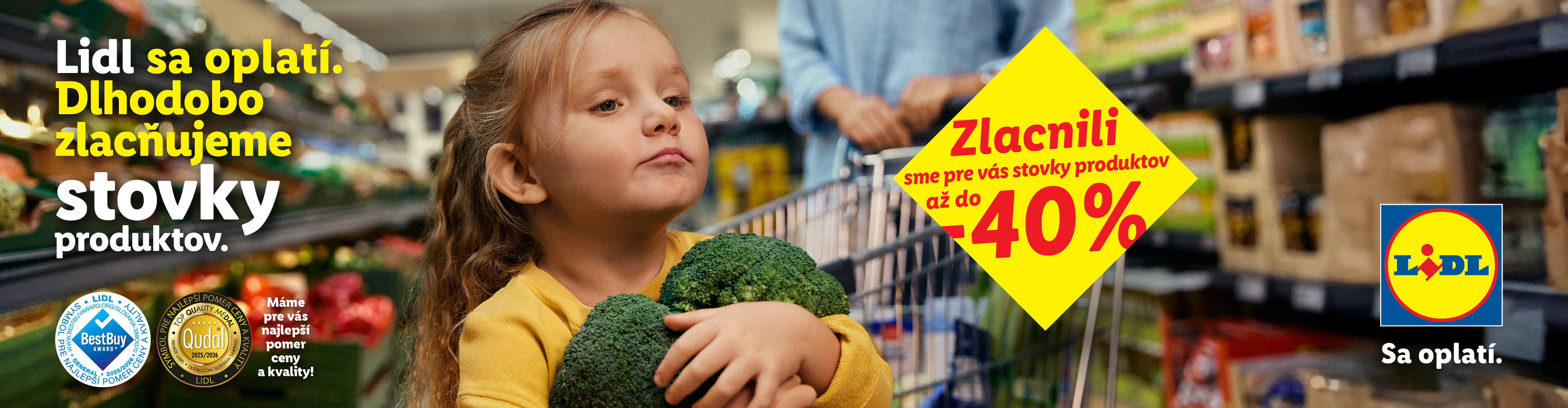 Dievčatko s brokolicou v Lidli, oznam o zľavách až do 40% na stovky produktov.
