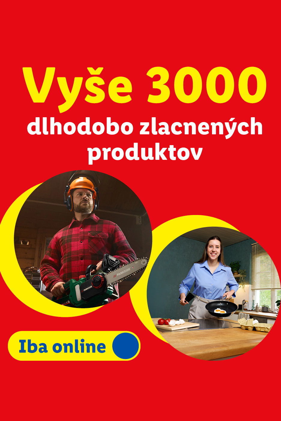 Muž s reťazovou pílou a žena s panvicou, propagujúci viac ako 3000 zlacnených produktov online.