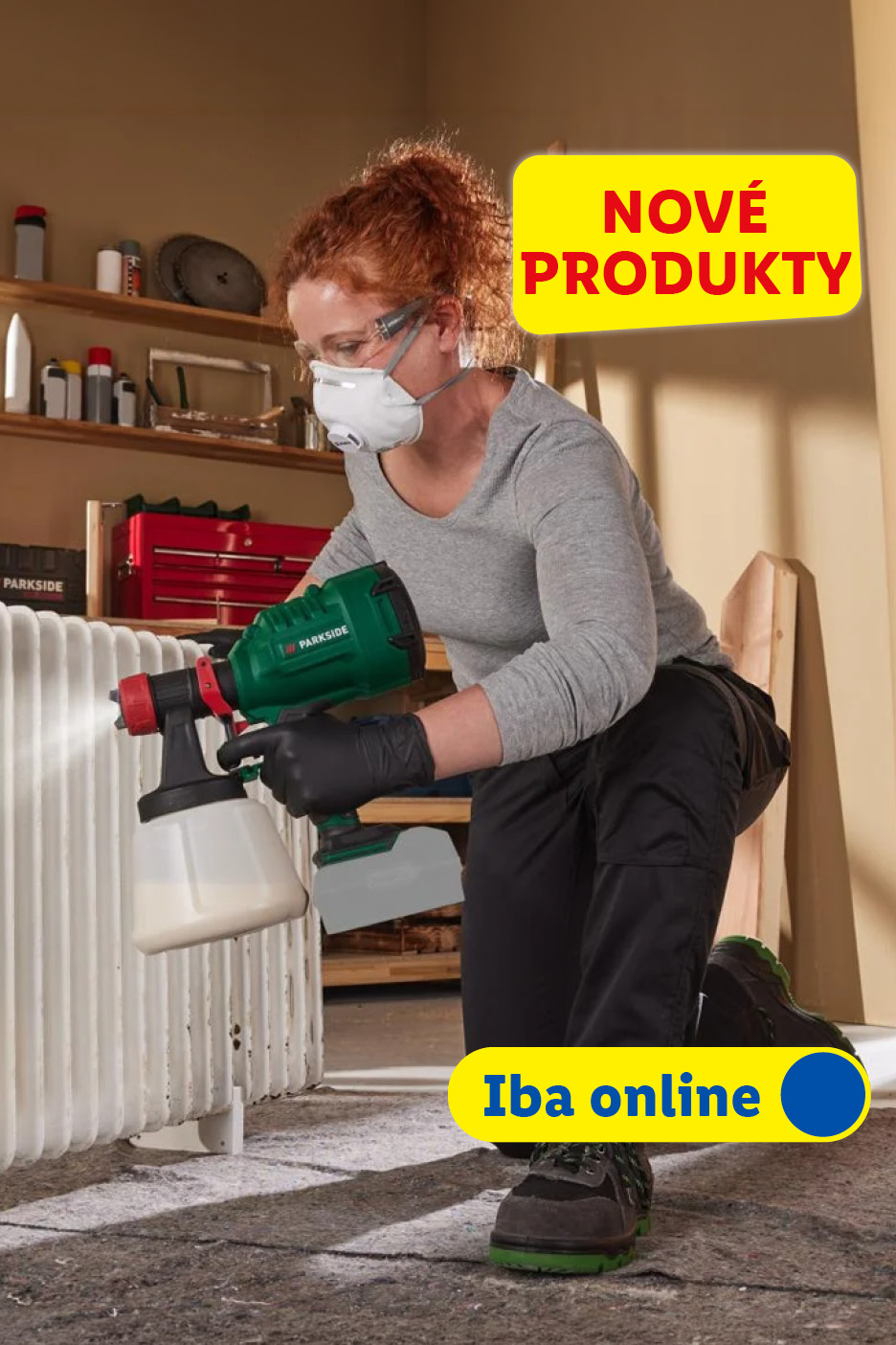 Žena strieka radiátor farbou, na obrázku je nápis „NOVÉ PRODUKTY“ a „Iba online“.