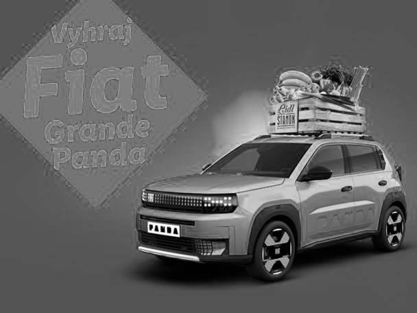 Sivé auto s prepravkou plnou ovocia, zeleniny a cestovín na streche, s textom „Vyhraj Fiat Grande Panda“.