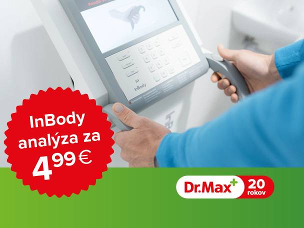 Osoba držiaca prístroj na analýzu tela, s ponukou InBody analýzy za 4,99 €.