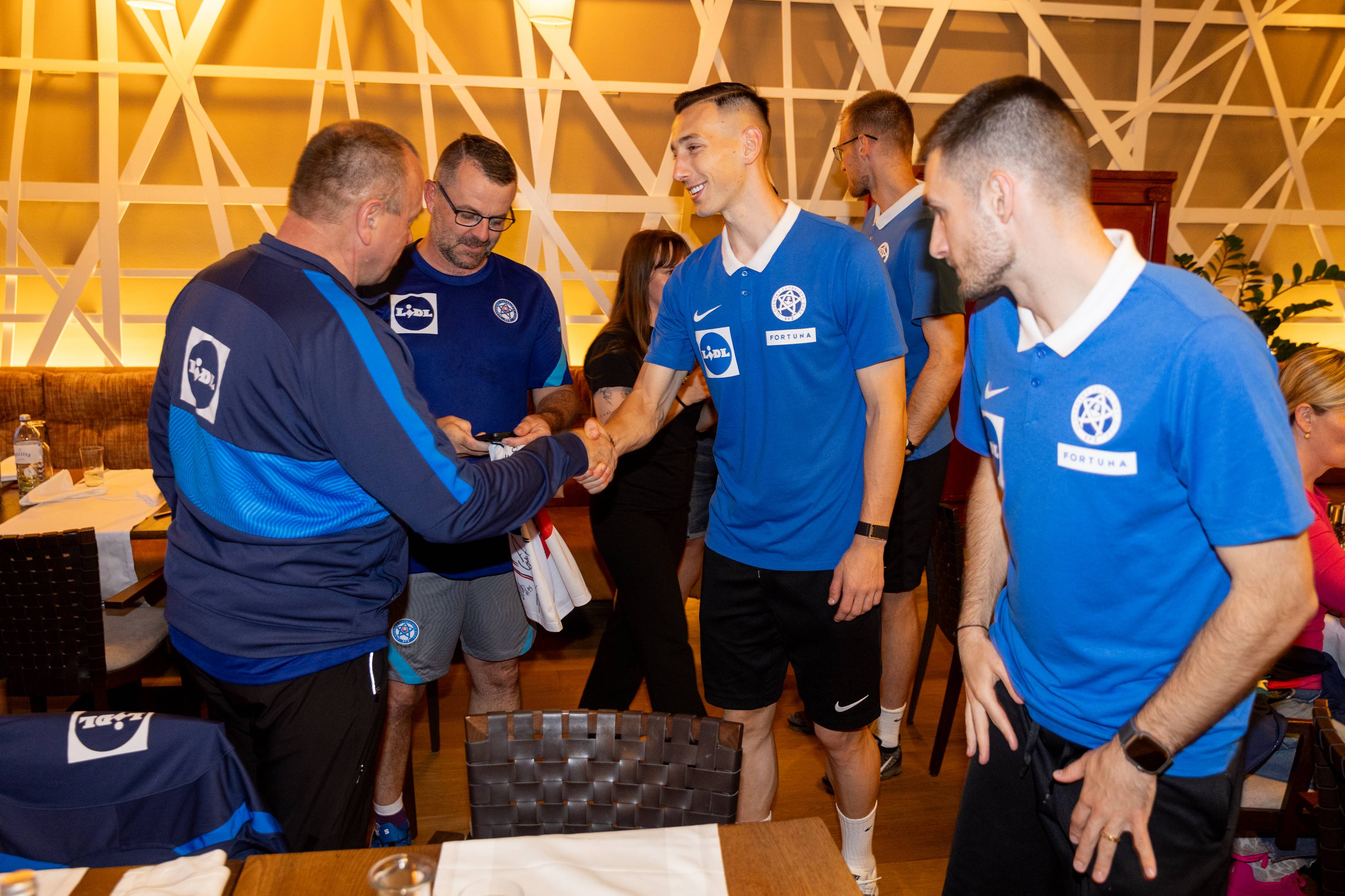 Futbalisti Fortuna ligy si vymieňajú dresy Lidl.