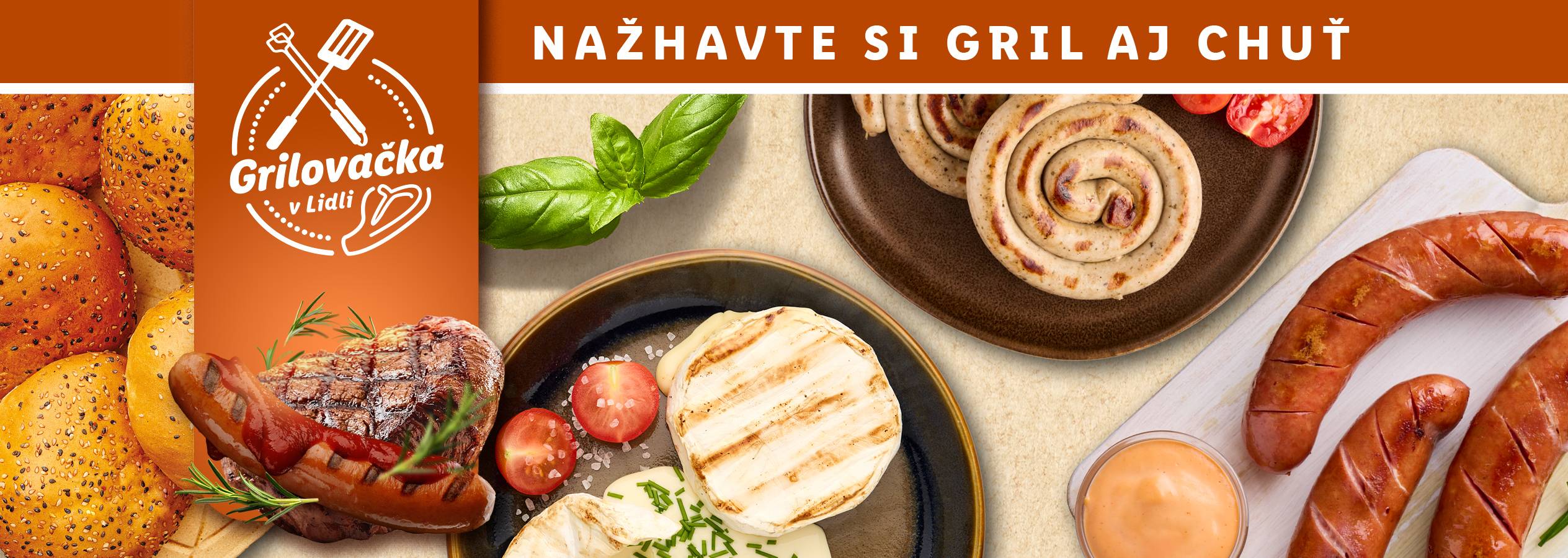 Grilované jedlo: klobásy, steak, grilovaný camembert, Lidl.