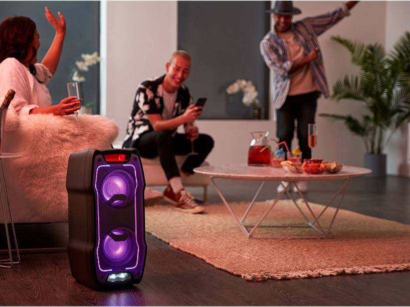 Prenosný Bluetooth reproduktor s LED osvetlením, atmosféra párty.