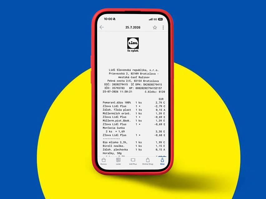 Digitálny účet z nákupu v supermarkete s položkami ako pomarančový džús, mlieko a šunka.