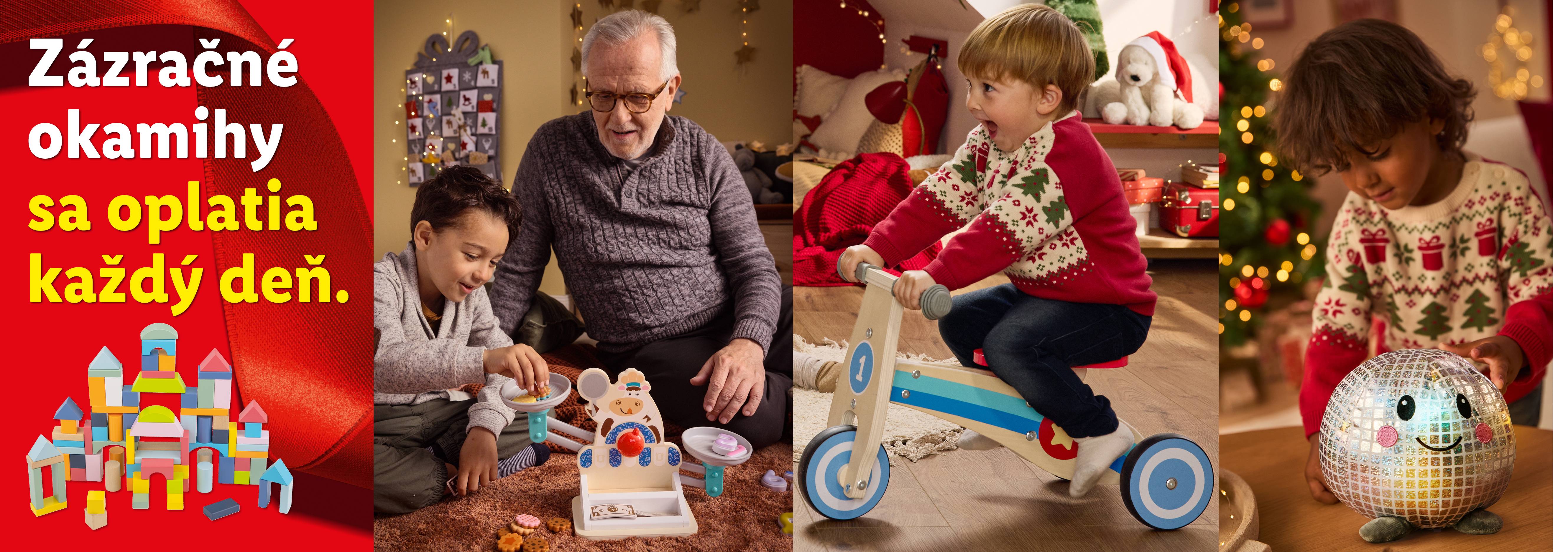 Deti a starý otec sa hrajú s hračkami, vrátane drevených kociek, balančného bicykla a disko gule.